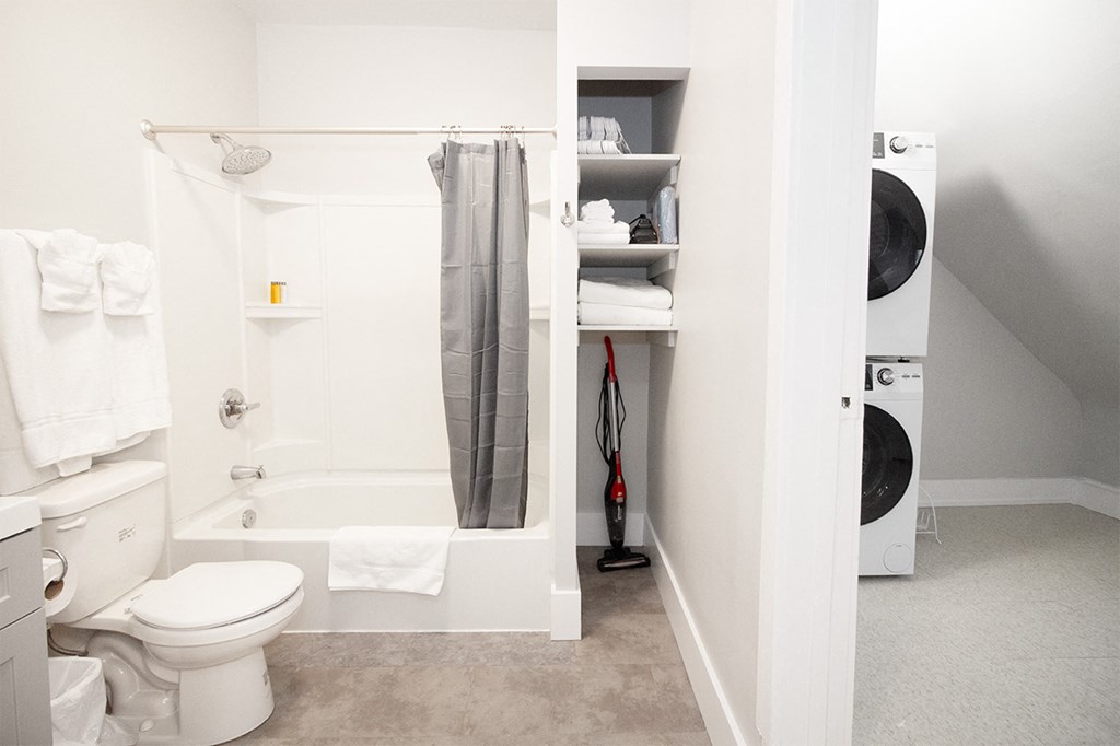 826 Wolseley House Rental Suites Apartments, 826 Wolseley Avenue